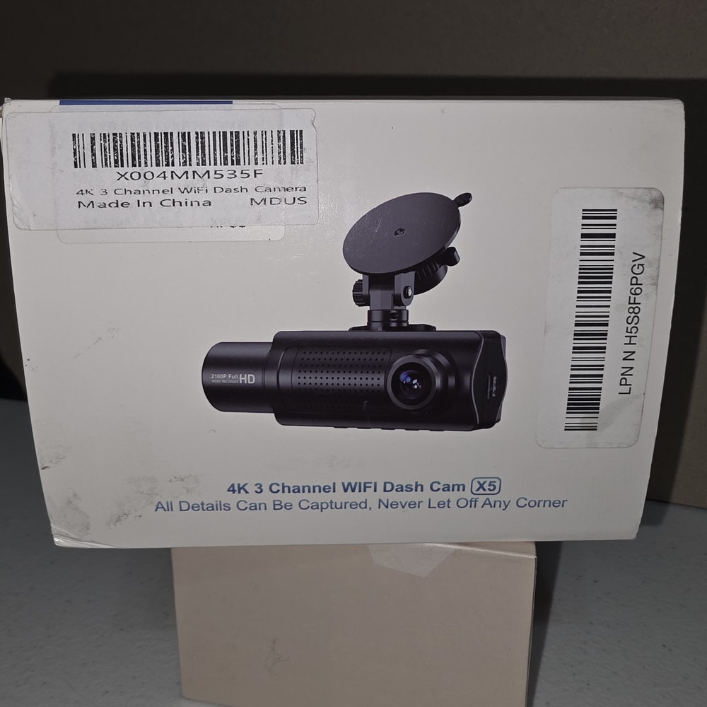 Source Unknown Black 4K 3-Channel WiFi Dash Cam X5
